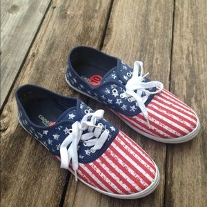 American flag tennis shoes